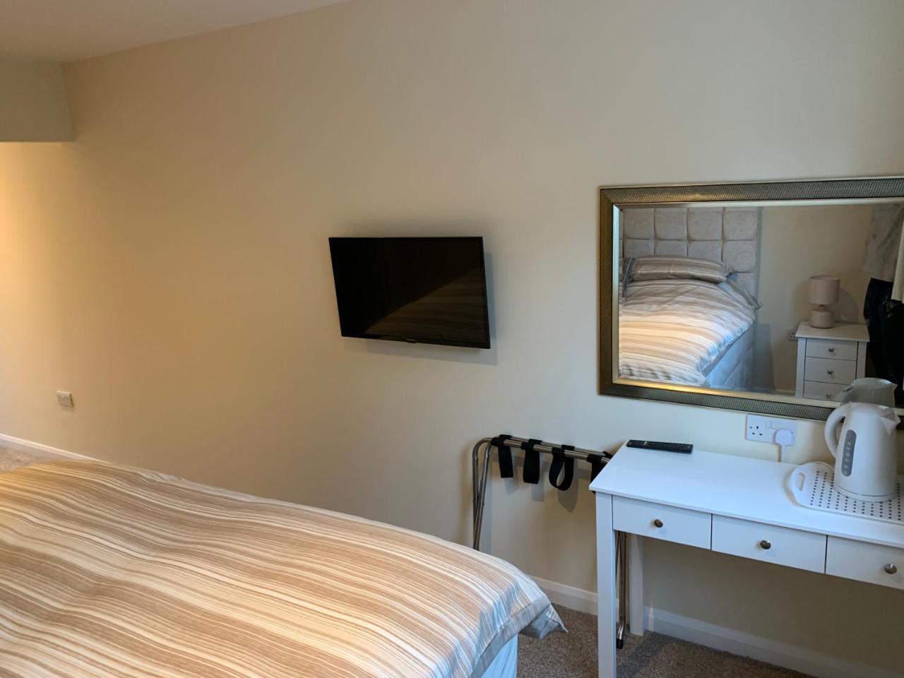 Fornham Guest House チャーツィー エクステリア 写真